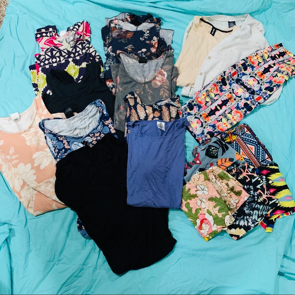 Agnes & Dora Lot of clothes